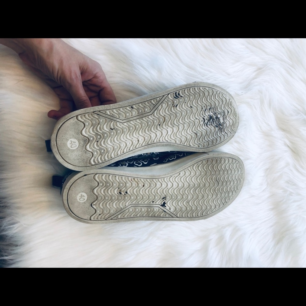 H&M Patterned Slides - Picture 5 of 5
